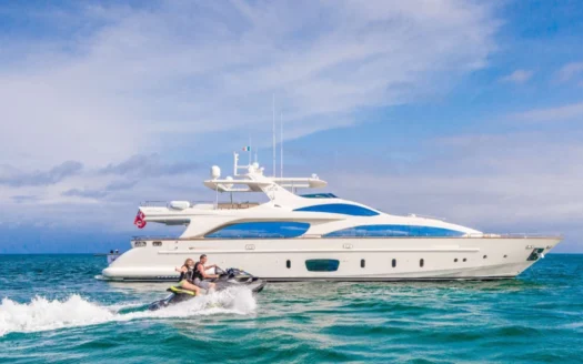 Luxury Azimut 105 Yacht for Charter in Florida – Day & Weekly Rentals