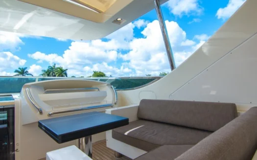 Luxury Azimut 105 Yacht for Charter in Florida – Day & Weekly Rentals